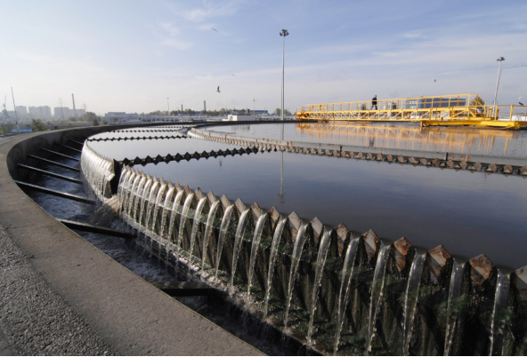 Любые системы, где важна бесперебойность